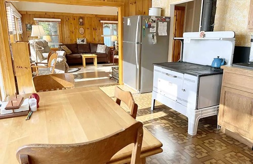 Trenton Cottage | Bayside Road - Cozy cottage overlooking Union River Bay