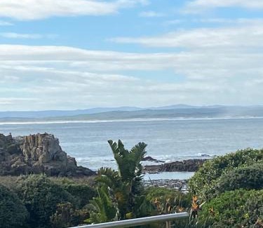 Eastcliff Apartment | Bayview 104