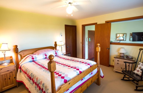 Mahone Bay Bed & Breakfast | Bayview Pines Country Inn