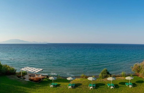 Amoudi Apartment | Baywatch 10 right on the water