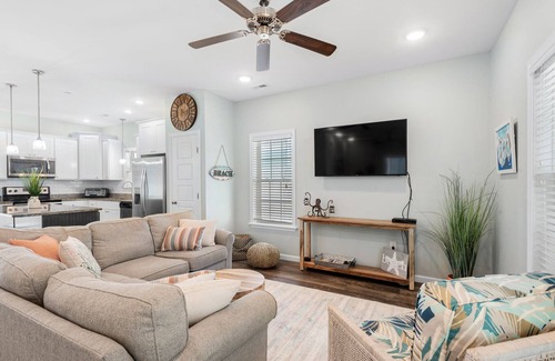 Bermuda Bay House | BB36: Y Knot - Community Pool, Lazy River & Fitness Center Access