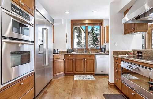 Beaver Creek Condo | BC Lodge at Covered Bridge with Pool, Hot Tub, Fitness Room, Fireplace, AC