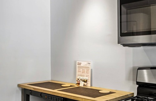 Loring Heights Apartment | (BC1bG) Quiet Condo Perfect for Travel Nurses