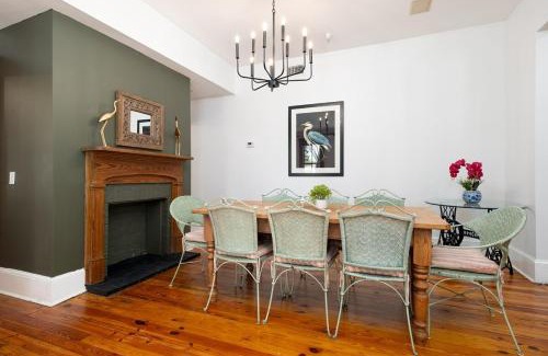 Jacksonville Beach Apartment | Be a Nomad - Charming Pool House 1 block to beach
