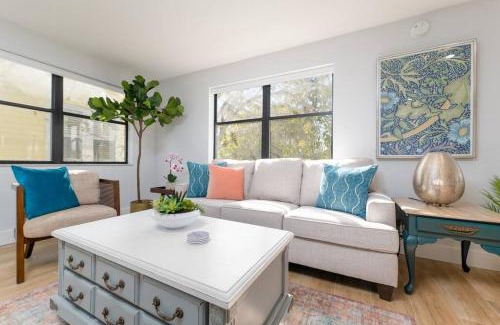 Jacksonville Beach Apartment | Be A Nomad - Entire Triplex - Steps to the beach