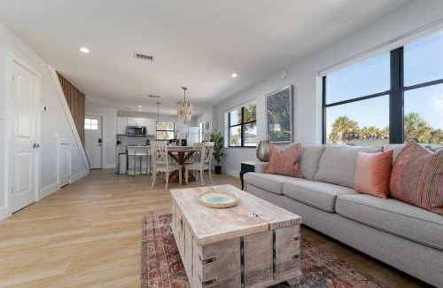 Jacksonville Beach Apartment | Be A Nomad - Newly renovated - Pet-friendly