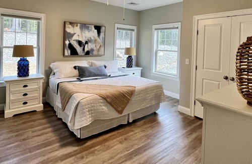 Arundel Cottage | Be close to all the Kennebunks offer!