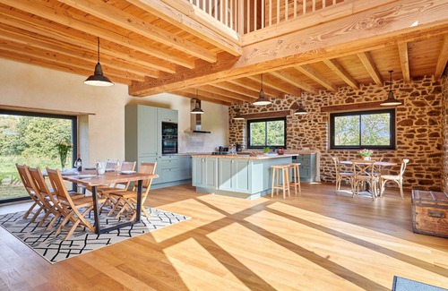 Saint-Aubin-de-Terregatte House | Beautiful private villa for 6 people with WIFI, TV, terrace and pets allowed