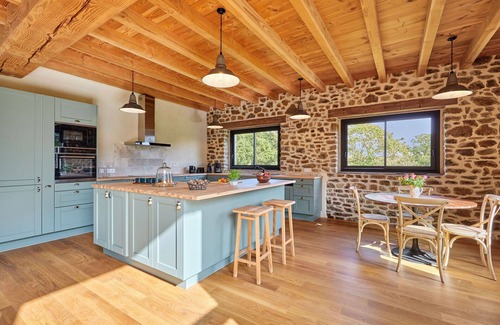 Saint-Aubin-de-Terregatte House | Beautiful private villa for 6 people with WIFI, TV, terrace and pets allowed