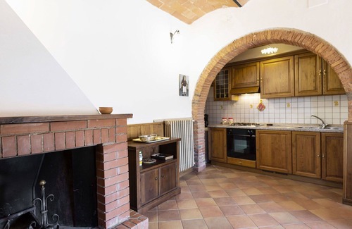 Ponte Buriano House | Beautiful private villa for 4 guests with TV, terrace and pets allowed