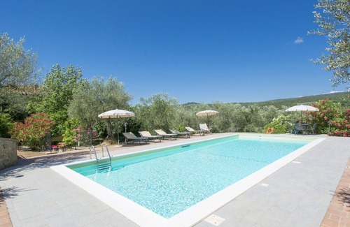 Oliveto House | Beautiful private villa with private pool, hot tub, WIFI, TV, patio, pets allowed and parking