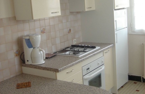 Fouesnant Apartment | Beach 300m away-warmth-WIFI-private parking-shared garden-Last min september-10% discount