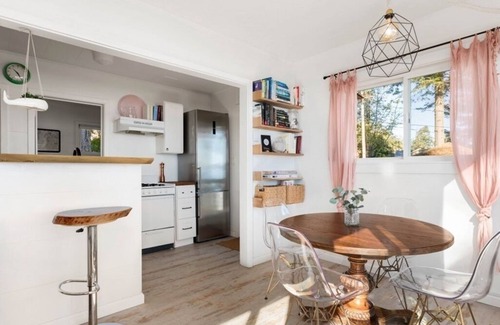 Coupeville House | Beach access, High Bank Waterfront, 2-bedroom bungalow in Coupeville with WiFi