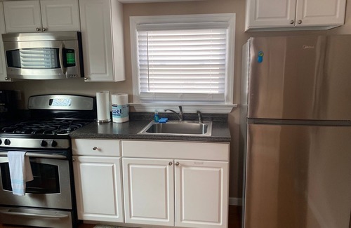 Wildwood Cottage | Beach and Boardwalk 1.5 blocks. Lots of room w/plaza and private porch.