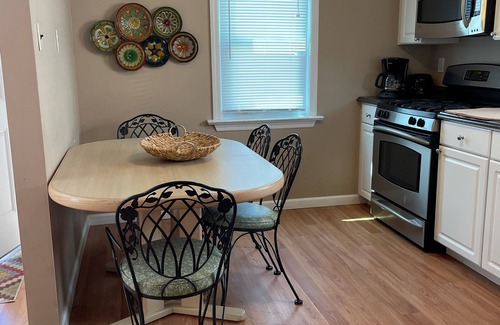 Wildwood Cottage | Beach and Boardwalk 1.5 blocks. Lots of room w/plaza and private porch.