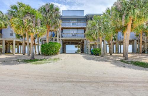 Cedar Key Apartment | Beach and Pool Access at Condo on Cedar Key!