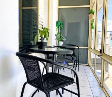 Glenelg North Apartment | Beach apartment 10/22 esplanade sea-views
