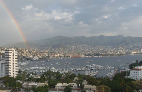 Las Playas Condo | Beach apartment in Acapulco!