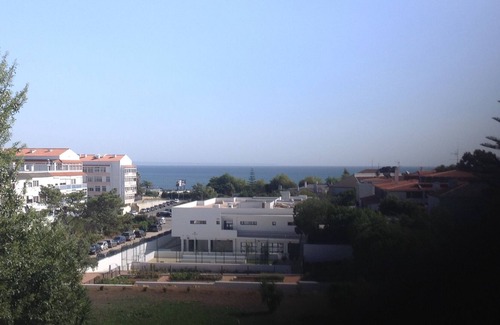 Carcavelos Apartment | Beach apartment just 3 min walking distance from Carcavelos beach