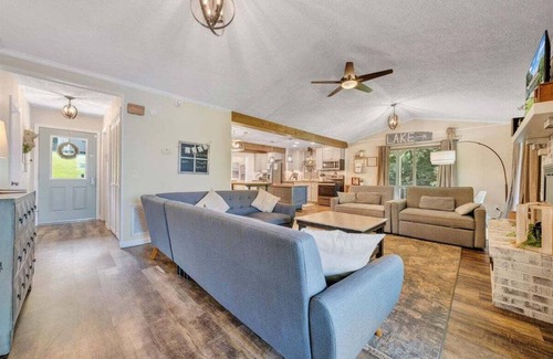 Smith Mountain Lake House | Beach Area Sleeps 14, Private Dock