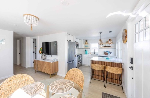 Ocean City House | Beach Block-1min Walk-Luxury-The Reef Downstairs
