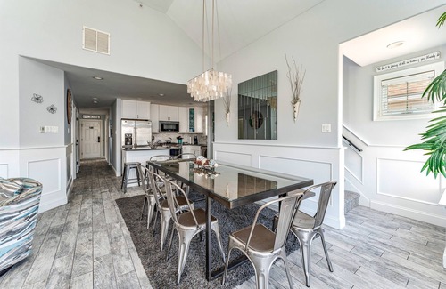 North End Condo | Beach Block In OCNJ between 7th & 8th St! w/elevator - 5 Bd/4 Bath, Sleeps 16