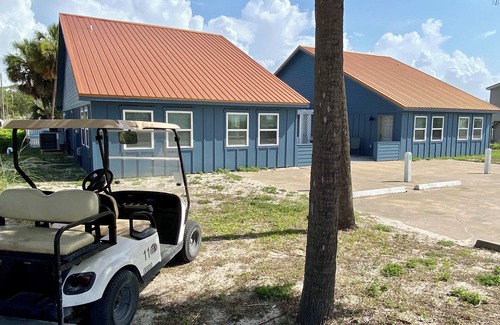 East End Cottage | BEACH BUM COTTAGES - STEPS FROM BEACH, INGROUND POOL, PERFECT LOCATION