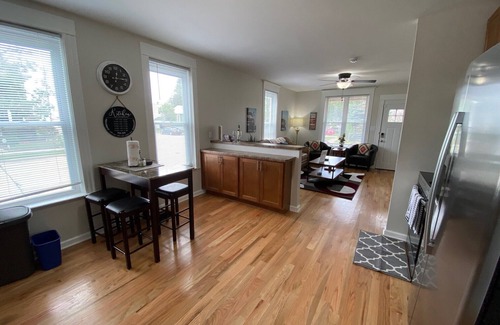 Racine House | Beach Bum! Pro Cleaned, Self Check in Sleeps 8