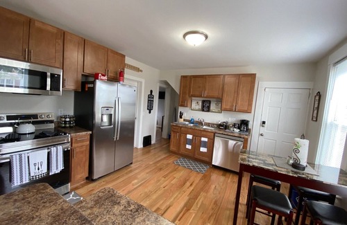 Racine House | Beach Bum! Pro Cleaned, Self Check in Sleeps 8