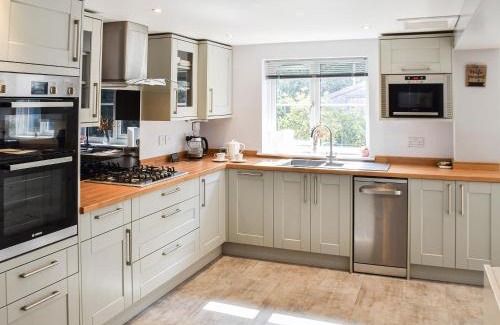 Gorleston-on-Sea House | Beach Bungalow
