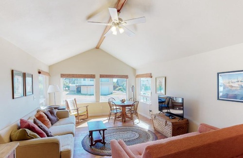 Rockaway Beach House | Beach Cabin Getaway