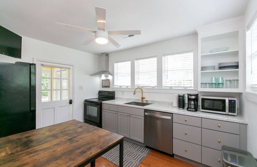 Riverland Terrace House | Beach Chic Meets Classic Charleston+Bikes~ICW/Waterway& Restaurants A Few Blocks