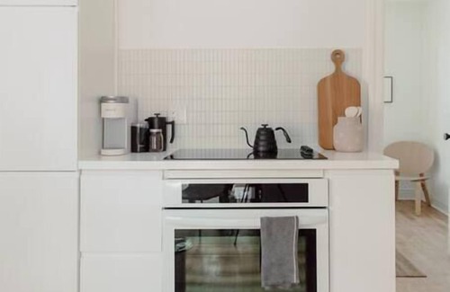 Port Dover House | Beach-chic | Palm Springs design | Close to beach