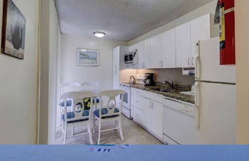 Palmetto Dunes Cottage | Beach Cottage: Village at Palmetto Dunes- WALK to Beach!