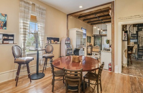 Biloxi Cottage | Beach Cottage 1800's Nola style cottage