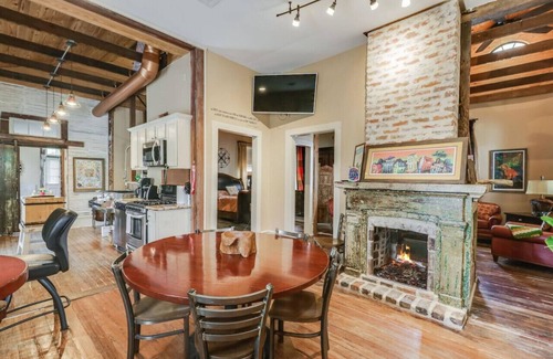 Biloxi Cottage | Beach Cottage 1800's Nola style cottage