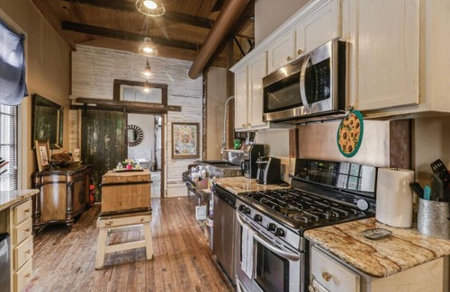 Biloxi Cottage | Beach Cottage 1800's Nola style cottage