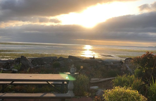 Sequim Cottage | Beach Cottage Getaway-Dog Friendly!