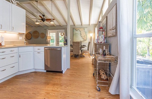 Summerplace House | Beach cottage Wabasso beach area, 1 min walk to private beach, off season rates