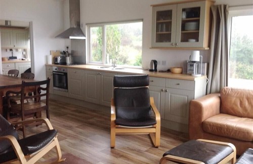 Pembroke Cottage | BEACH COVE, pet friendly, country holiday cottage in Freshwater East