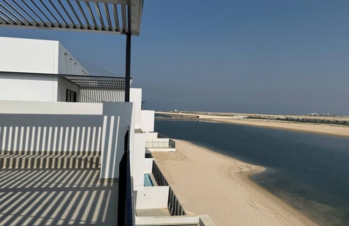 Al Hamriya Villa | Beach Front 4-bedroom villa with heated SPA pool