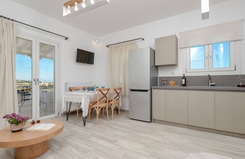 Mikri Vigla Apartment | Beach front accomodation in Mikri Vigla Beach - 3 min from beach!