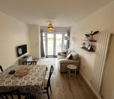 Rhyd-y-clafdy Apartment | Beach Front Apartment