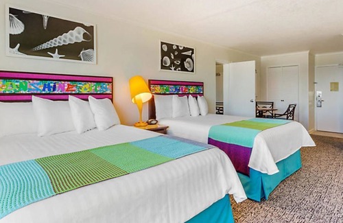 St. Pete Beach Resort | Beach front condo just steps away from the beach.