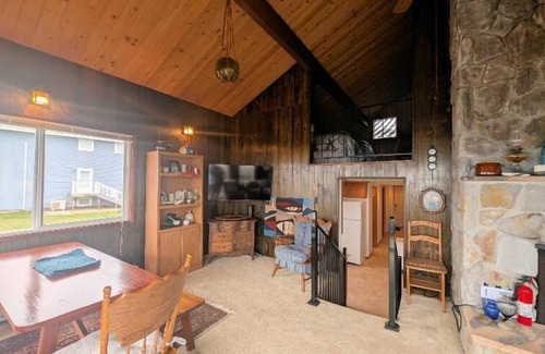 Florence House | Beach Front, Dog Friendly, 2 Bd, 2 Bath stunning views