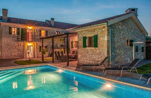 Zaton House | Beach front home in Nin