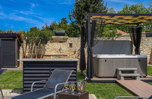 Zaton House | Beach front home in Nin