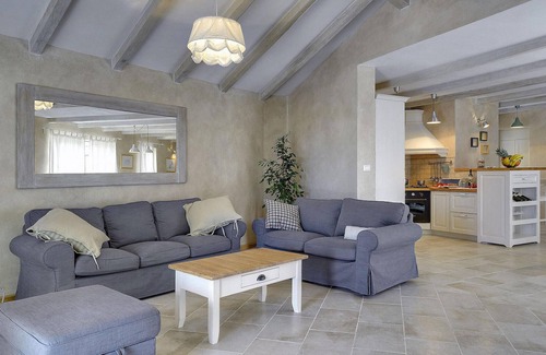 Fazana House | Beach front home in Pula with sauna