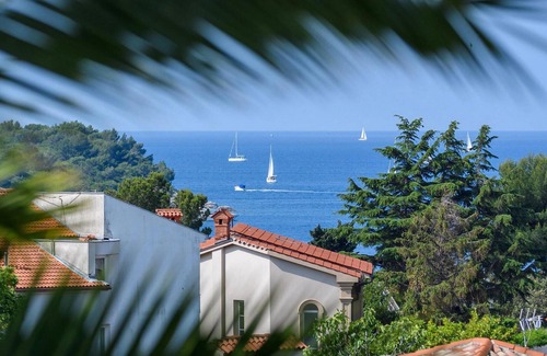 Pjescana Uvala House | Beach front home in Pula with sauna