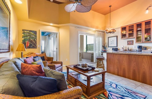 Kahaluu Bay Condo | Beach Front Ocean View Penthouse (Top Floor) Corner Unit with GREAT Internet!